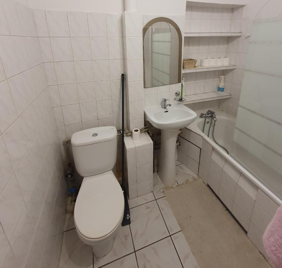 Centrum Apartament Konin  Exteriör bild